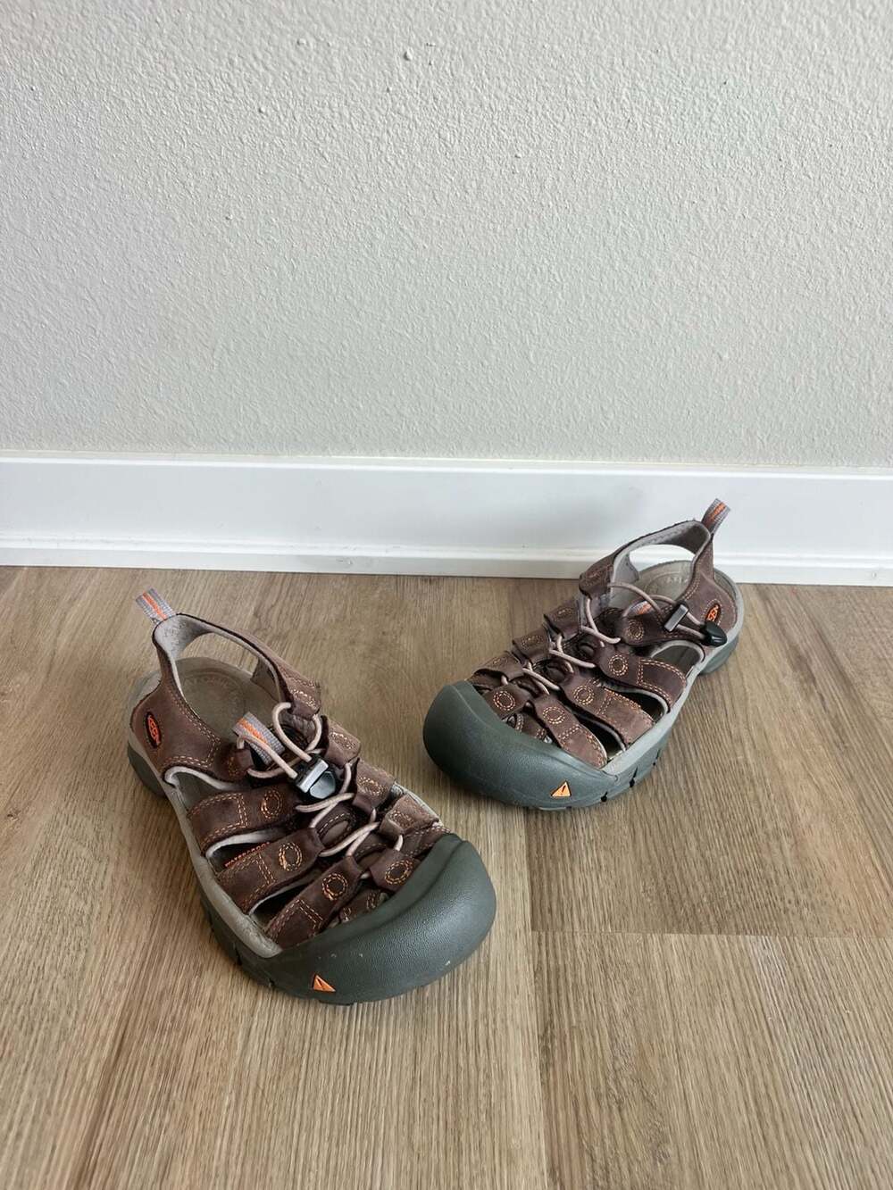 Keen, Woman’s Newport Waterproof Leather Hiking Sandals, Brown, 8